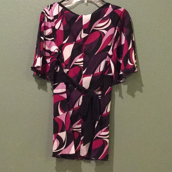 Cute blouse with tie in back - Picture 2 of 2